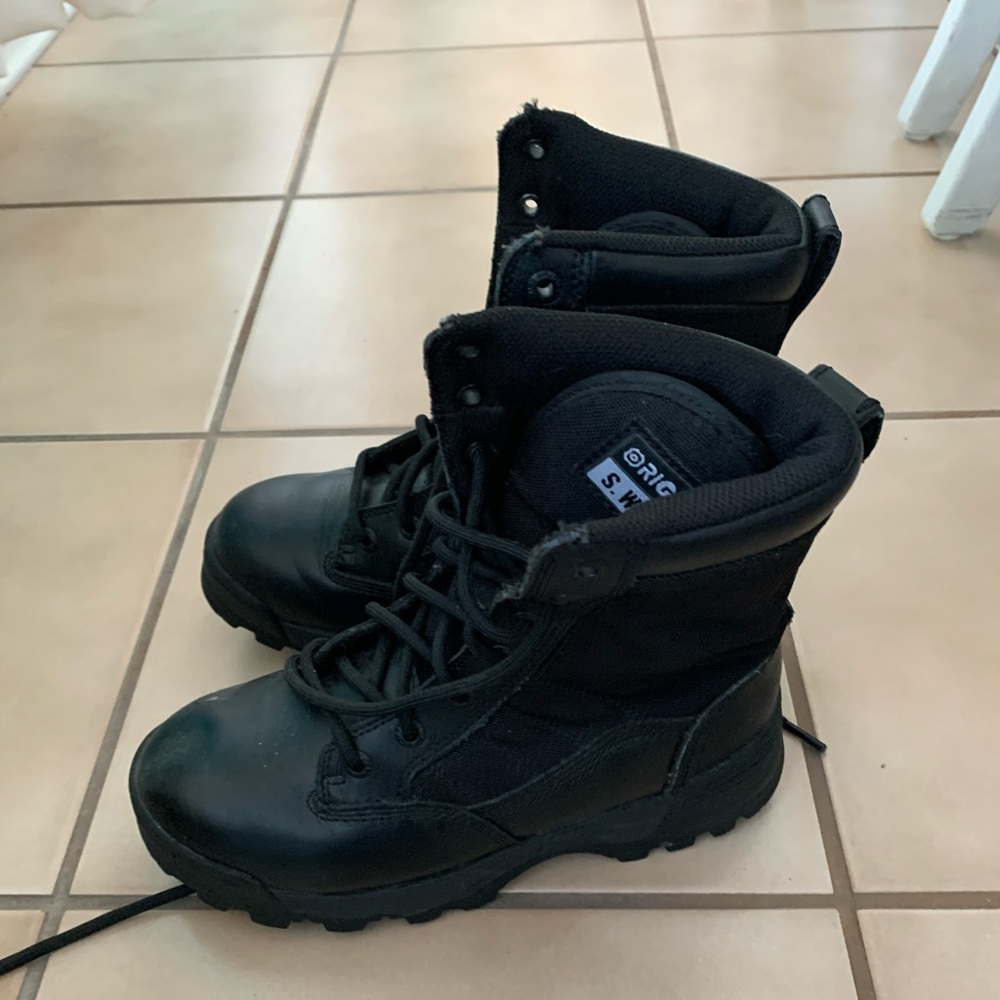Tactical boots